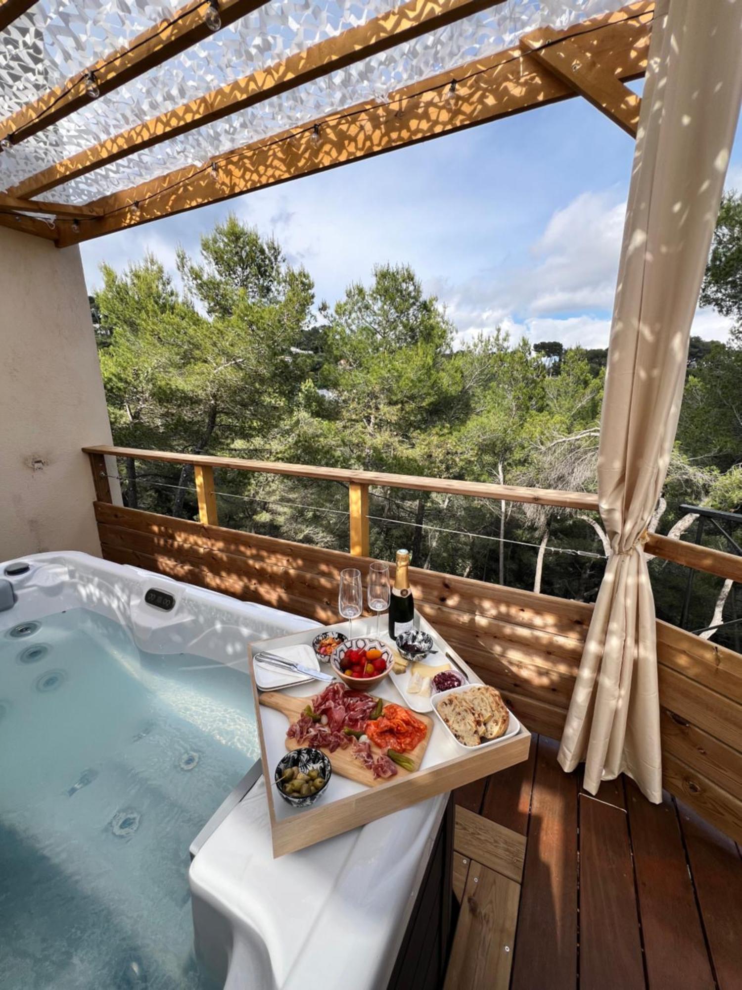 Love Room Tente Lodge Spa Mfg Chez C&C, Exclusivement Reservee Aux Adultes Cantaron Luaran gambar