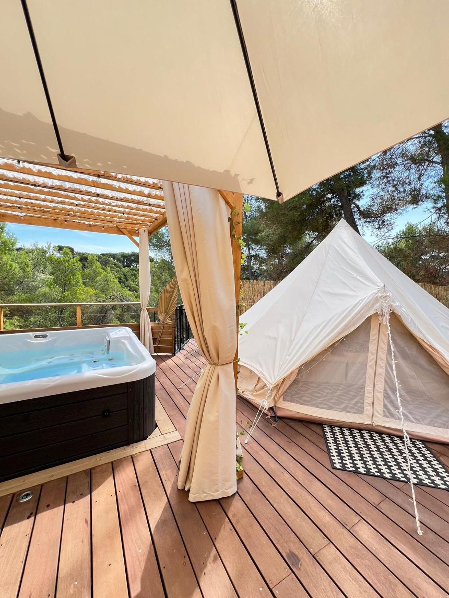 Love Room Tente Lodge Spa Mfg Chez C&C, Exclusivement Reservee Aux Adultes Cantaron Luaran gambar