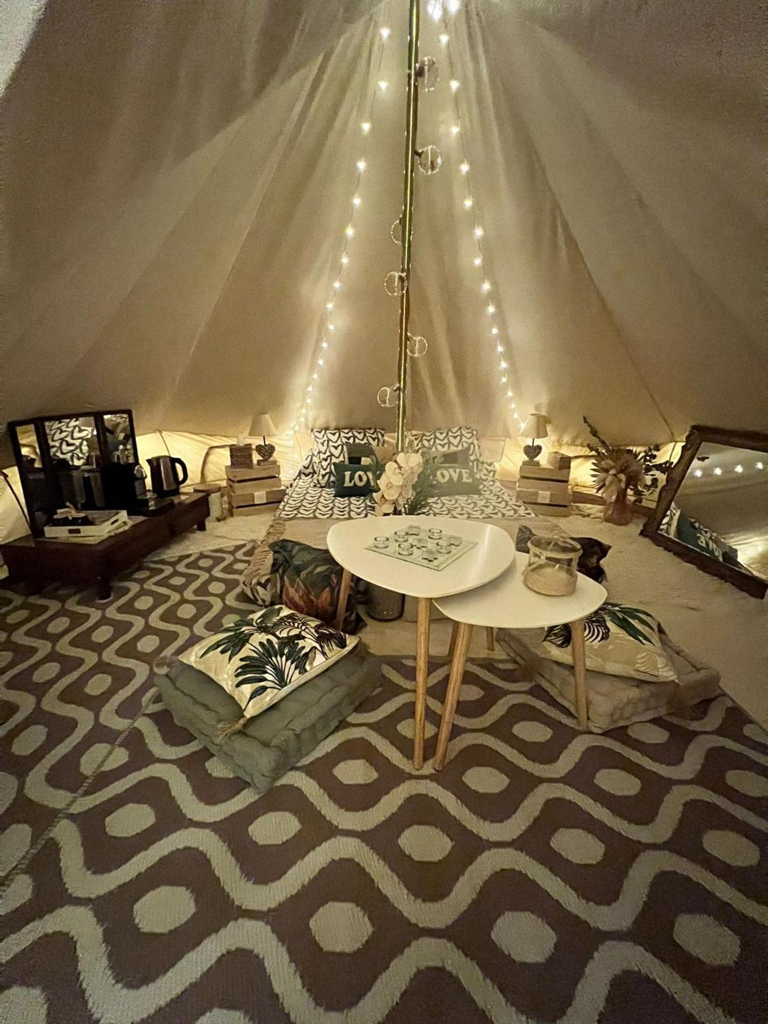 Love Room Tente Lodge Spa Mfg Chez C&C, Exclusivement Reservee Aux Adultes Cantaron Luaran gambar