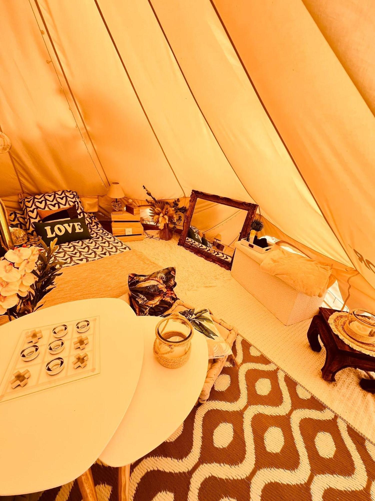Love Room Tente Lodge Spa Mfg Chez C&C, Exclusivement Reservee Aux Adultes Cantaron Luaran gambar