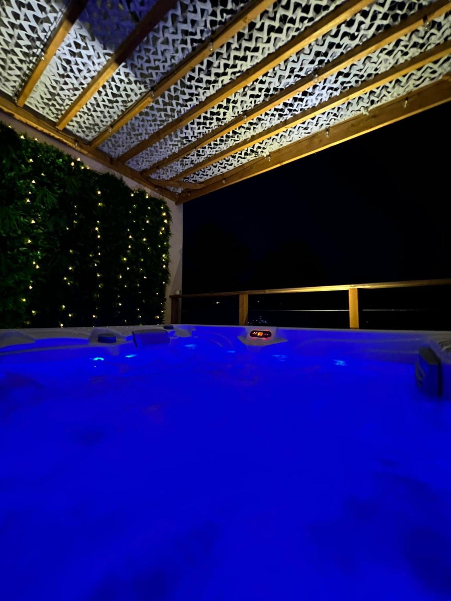 Love Room Tente Lodge Spa Mfg Chez C&C, Exclusivement Reservee Aux Adultes Cantaron Luaran gambar