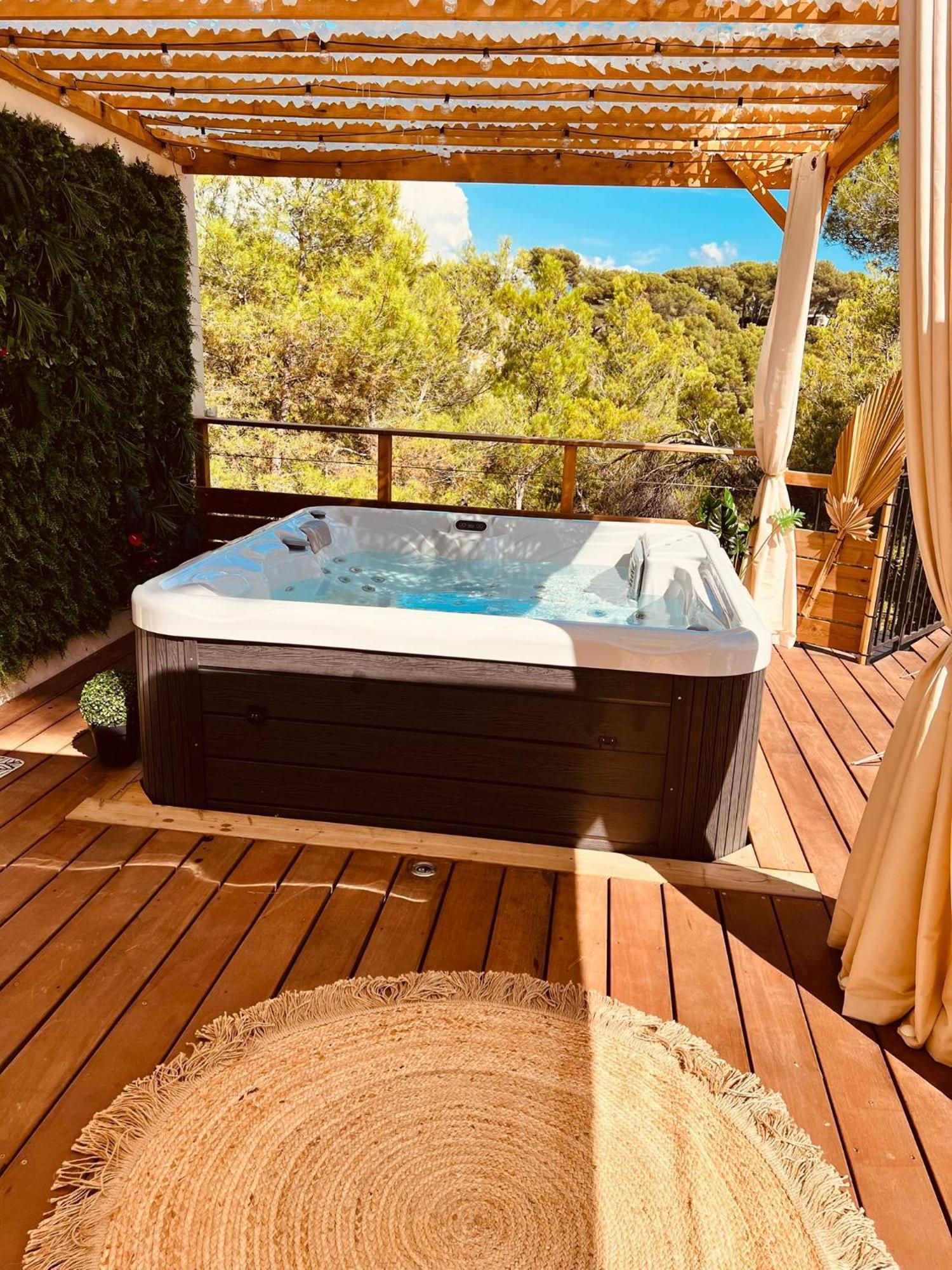 Love Room Tente Lodge Spa Mfg Chez C&C, Exclusivement Reservee Aux Adultes Cantaron Luaran gambar